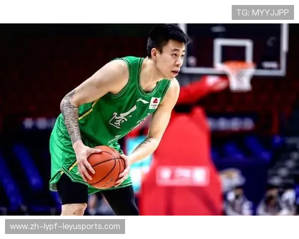 赛场焦点张镇麟强硬上篮撕裂广东防线 秀肌肉庆祝引爆全场